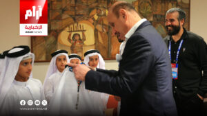 استقبال رسمي لوفد المنتخب الإماراتي في مطار البصرة بحضور عدنان درجال ومسؤولي المحافظة