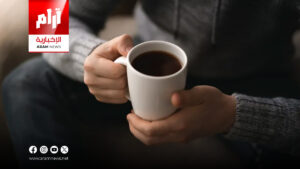 بين اليقظة والقلق.. كيف يعيد الكافيين تشكيل نشاط دماغك يوميًا؟