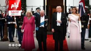 إطلالة ميلانيا في مأدبة تشارلز تشعل الجدل.. خرق للبروتوكول أم جرأة؟