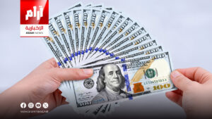 الدولار يستقر قرب أعلى مستوياته في شهرين